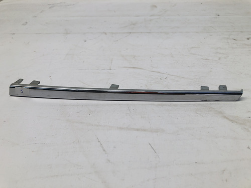 Friso Meio Esquerdo Grade Frontal C180 C200 245200005