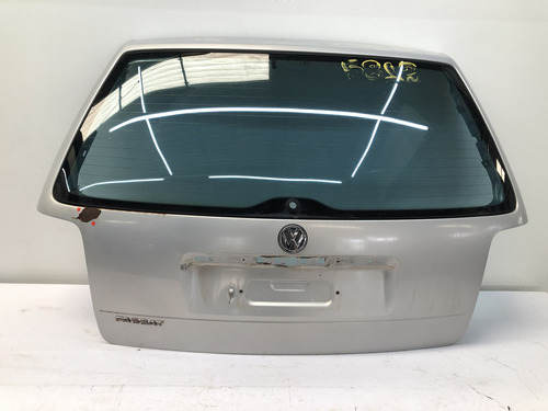 Tampa Traseira Volkswagen Passat Variant 1997 2000 Detalhe