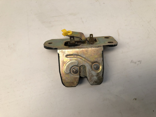 Fechadura Tampa Traseira Volvo V40 sw T4 2000 2004