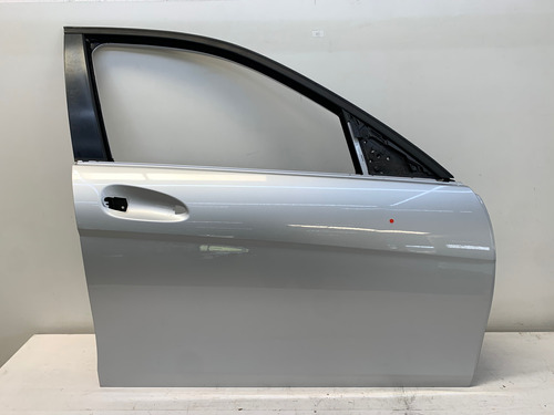 Porta Dianteira Direita Mercedes C180 2011 2012 Detalhe