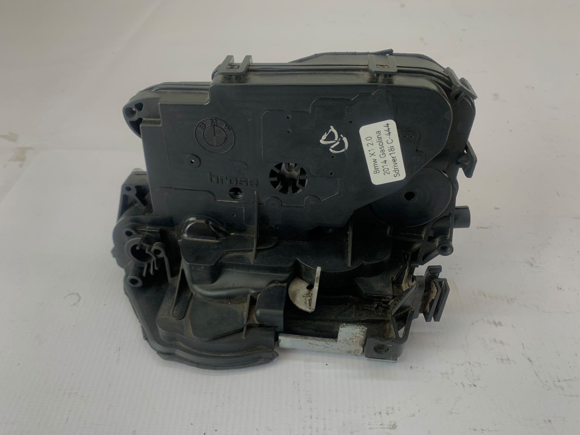 Fechadura Porta Dianteira Direita Bmw X1 2010 2015 Detalhe