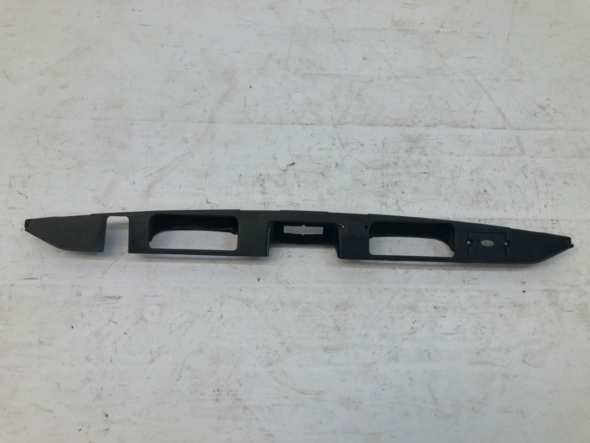 Friso Puxador Tampa Traseira Subaru Forester 2013 2018