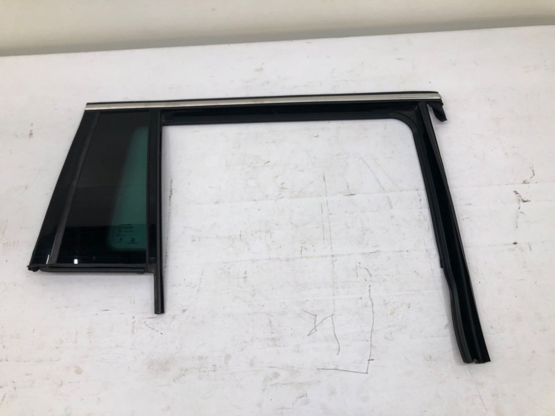 Vidro Fixo Porta Traseiro Direito Jeep Commander 2021 2025