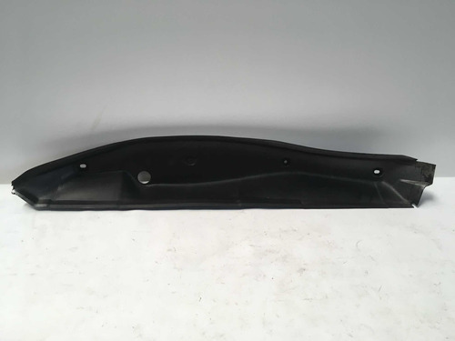 Vedação Suporte Para Lama Direito - Mercedes C200 2008 2011