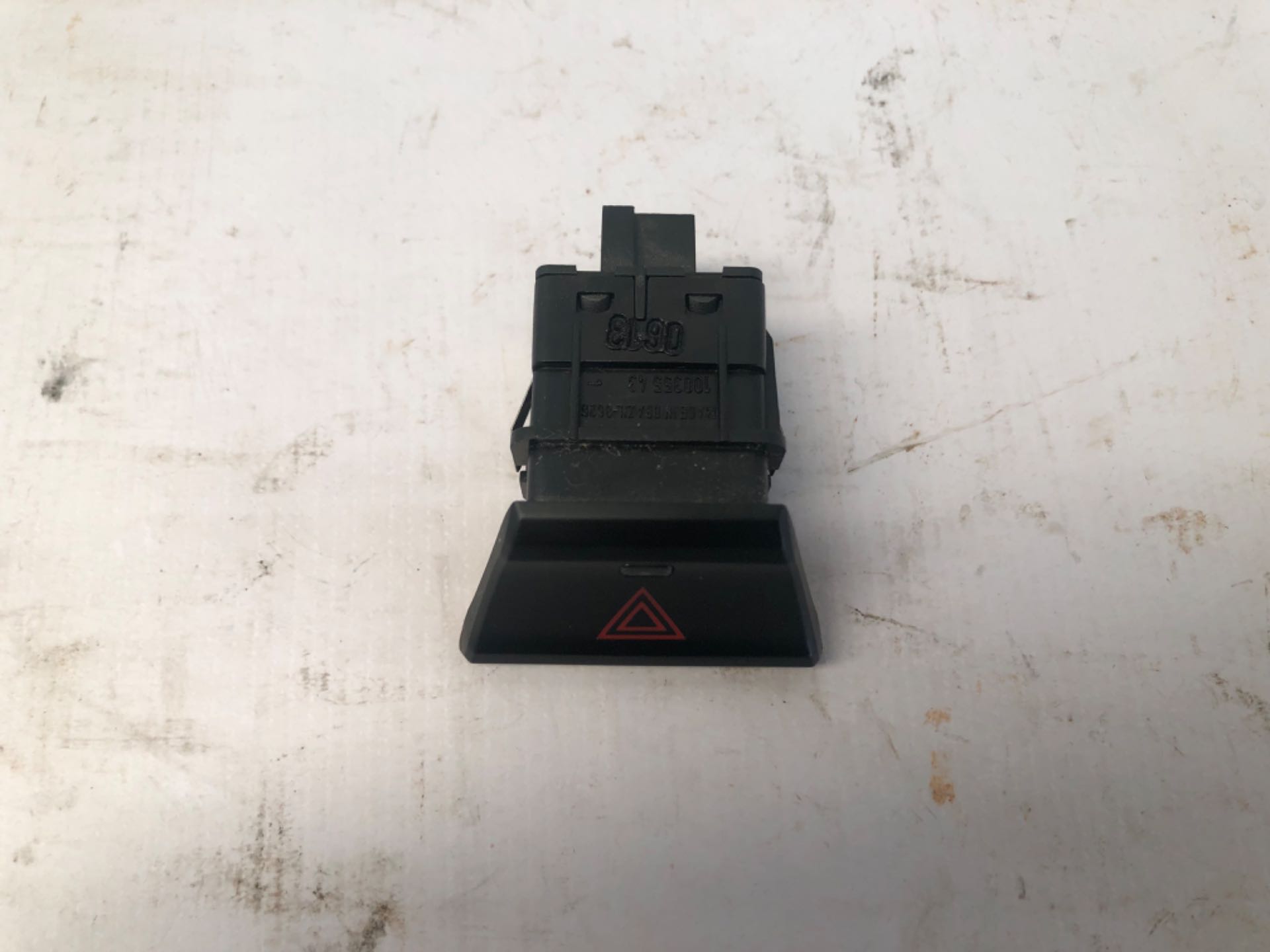 Botão Pisca Alerta Chevrolet Onix 2012 2015