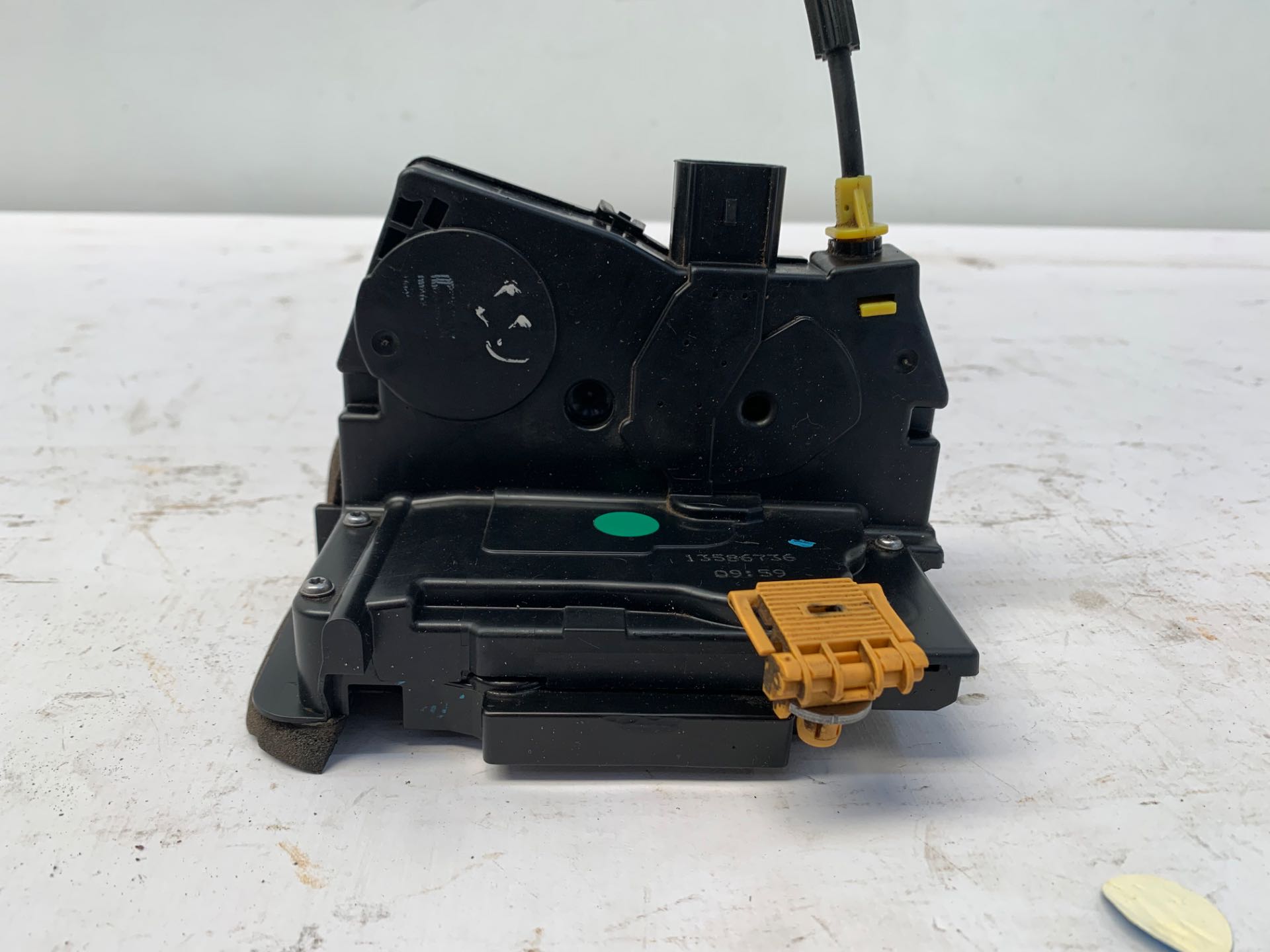 Fechadura Porta Dianteira Direita Gm Onix 2012 2019