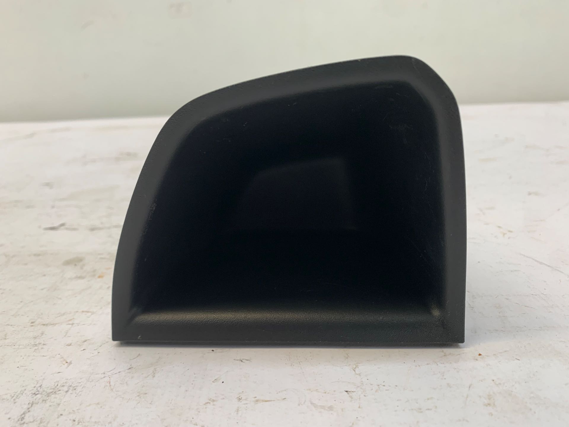 Porta Treco Esquerdo Painel Gm Onix 2012 2019