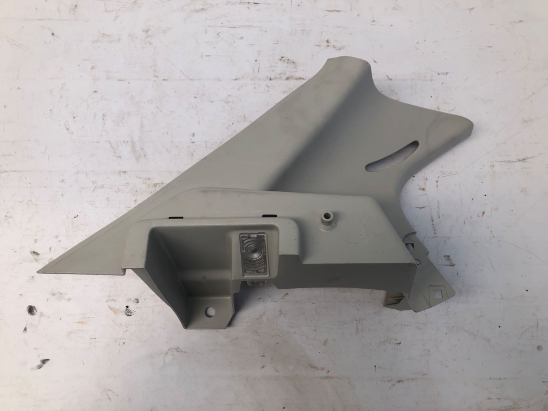 Suporte Bagagito Esquerdo Gm Onix Lt 2012 2019 52043910