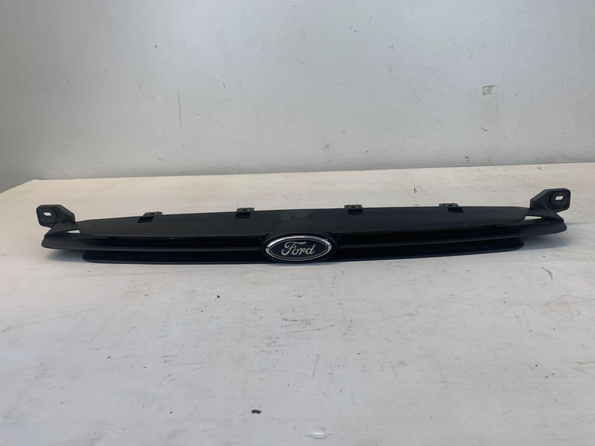 Grade Dianteira Para Choque Ford Escort 1997 2003