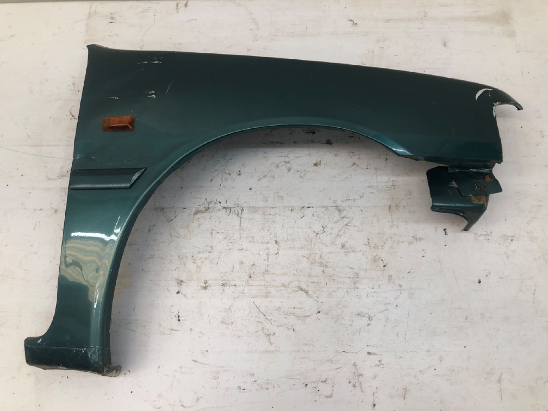 Para Lama Direito Peugeot 106 Xn 1994 1996 Detalhe