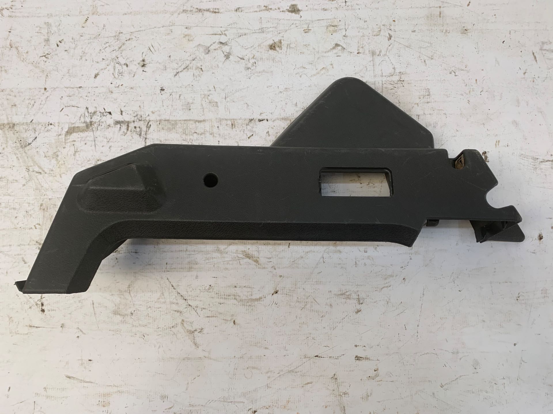 Acabamento Suporte Esquerdo Bagagito Peugeot 106 1994 2000