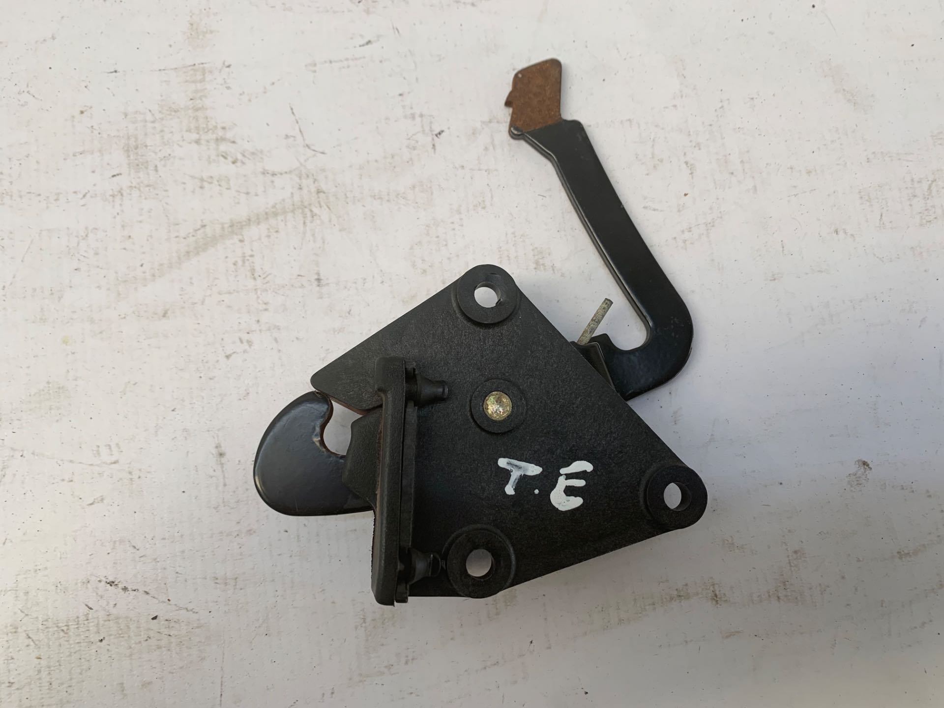Trava Banco Traseira Esquerda Peugeot 106 2 Portas 1994 1996