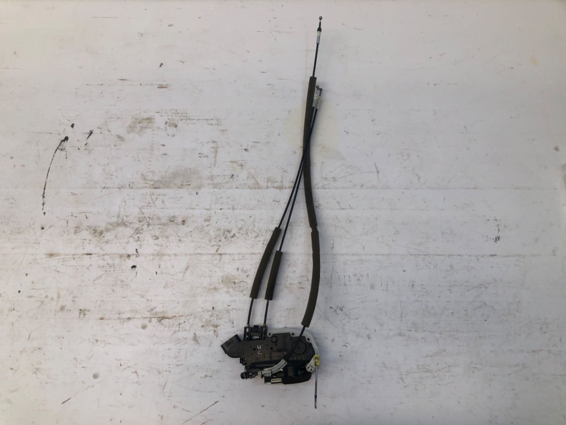 Fechadura Porta Dianteira Esquerda Nissan Versa 2012 2019