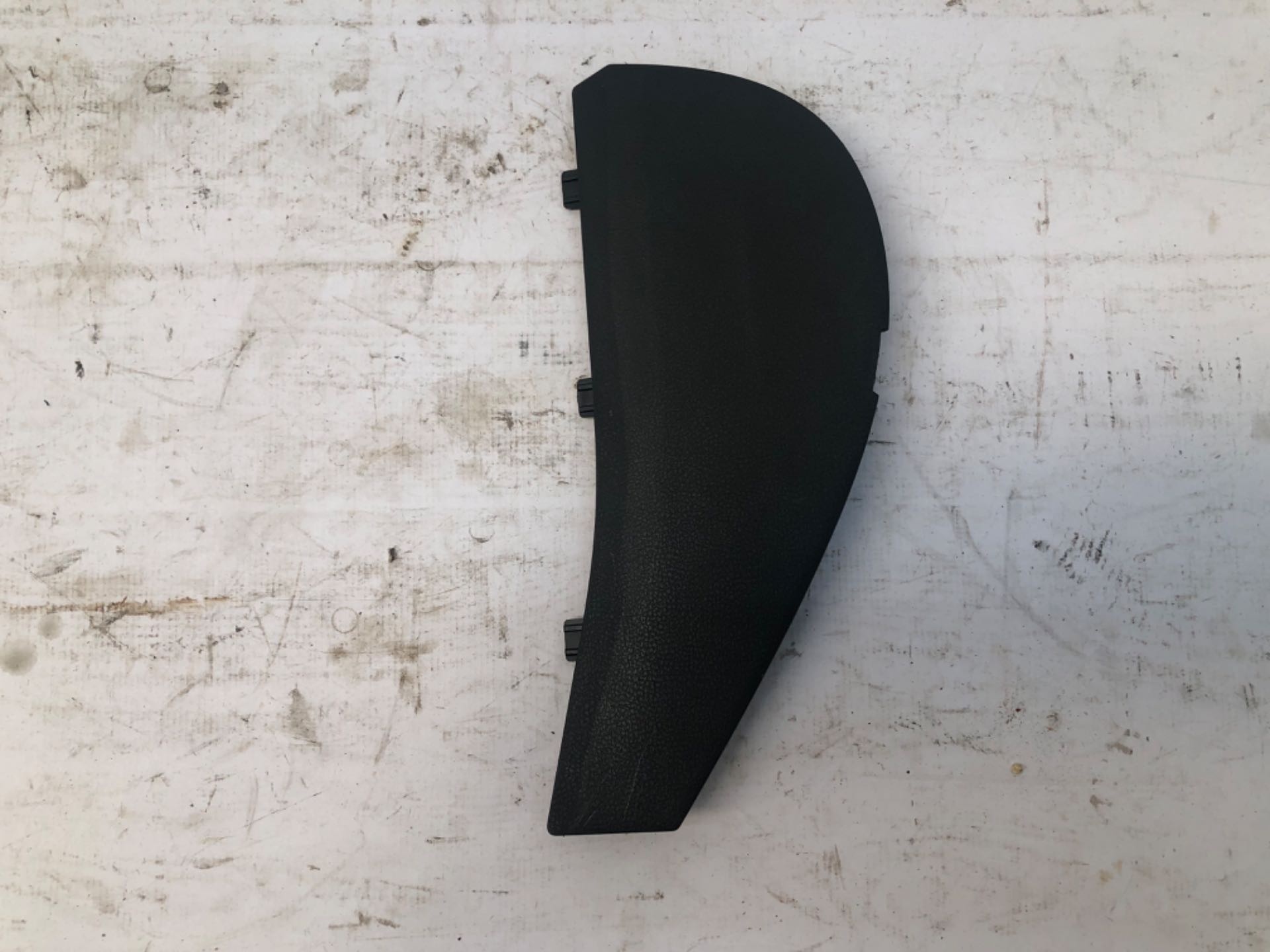 Acabamento Esquerdo Painel Nissan Versa 2015 2019 684re9lh0a