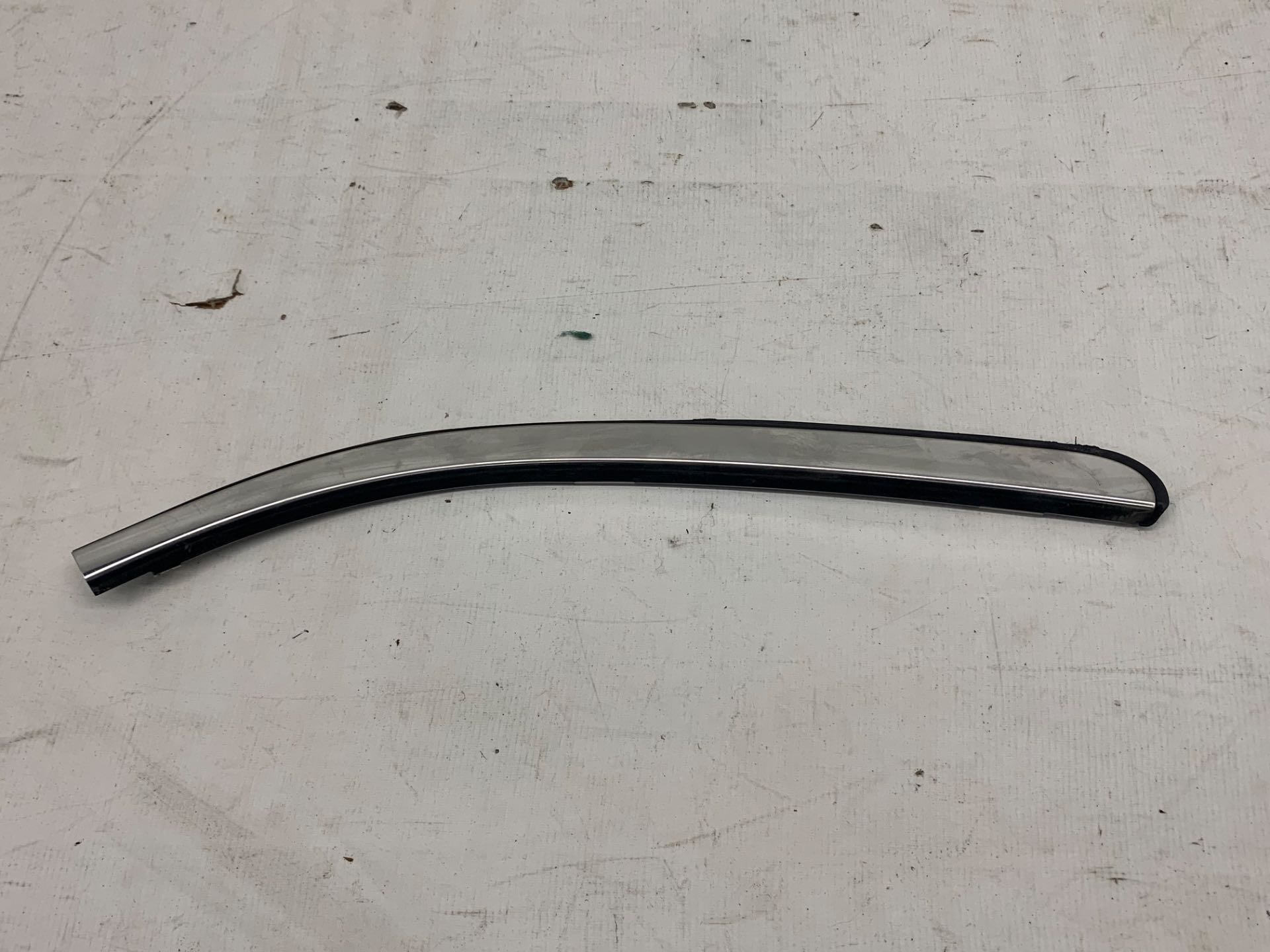 Friso Externo Vidro Traseiro Direito Nissan Versa 2015 2019