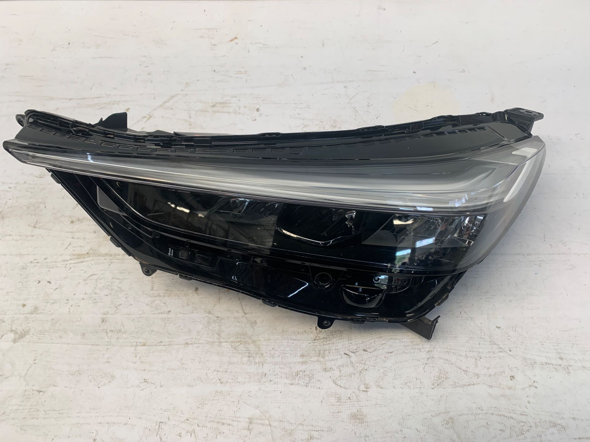 Farol Dianteiro Esquerdo Honda HRV 1.5 Exl 2022 2025 Detalhe
