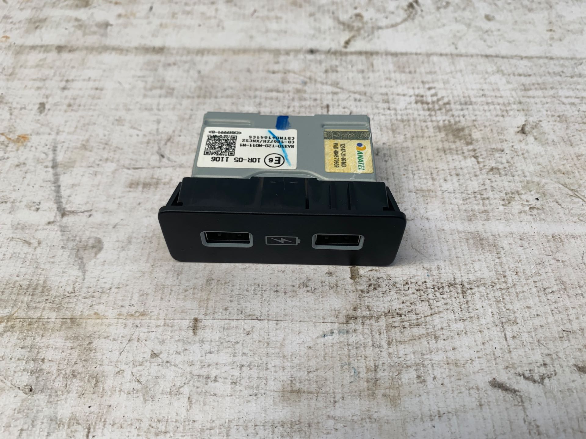 Tomada Entrada Dupla Usb Honda Hrv 2022 2025 8a350t20m011m1
