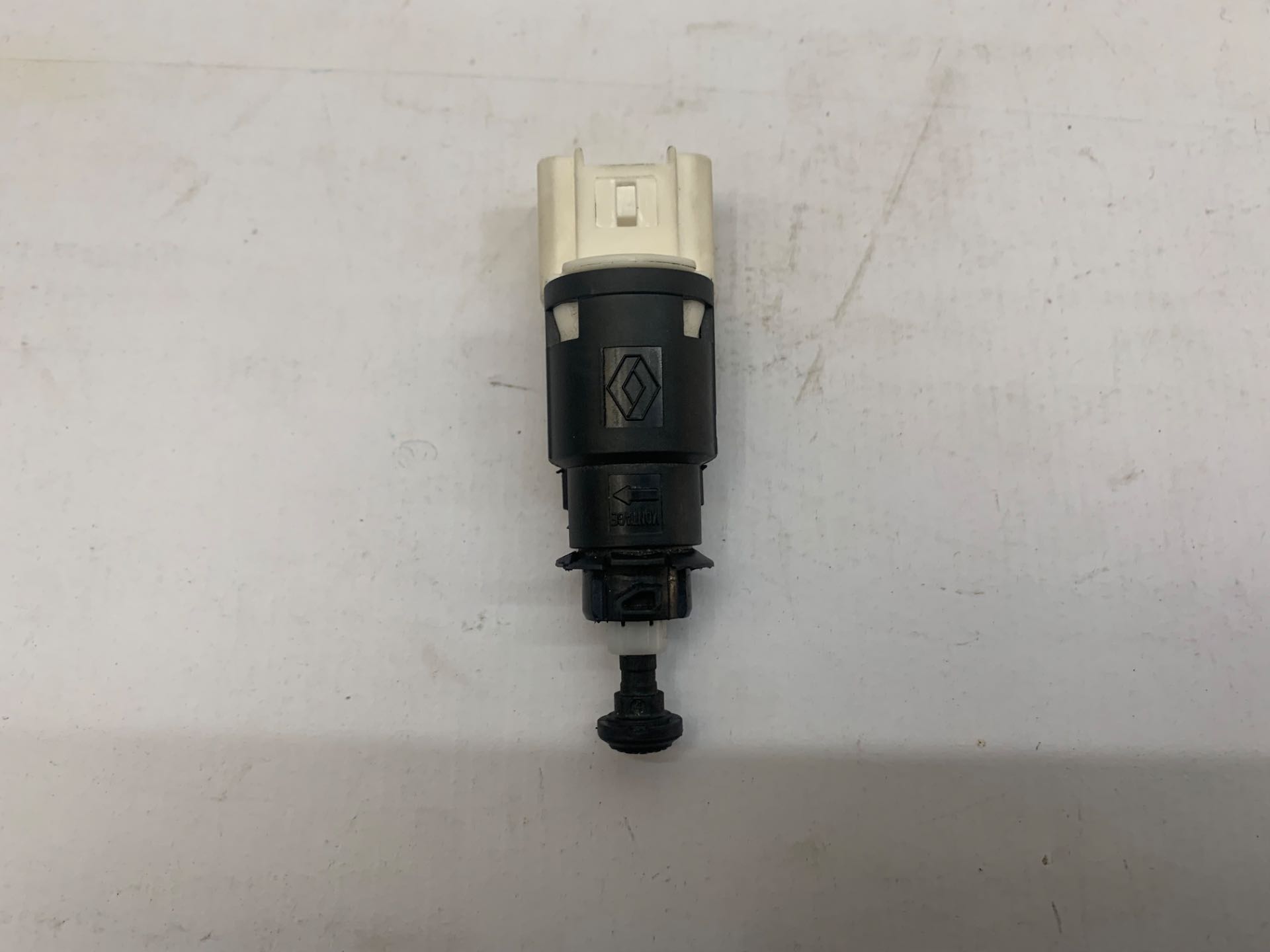 Interruptor Pedal Freio Renault Kwid 1.0 2017 2022 820027636