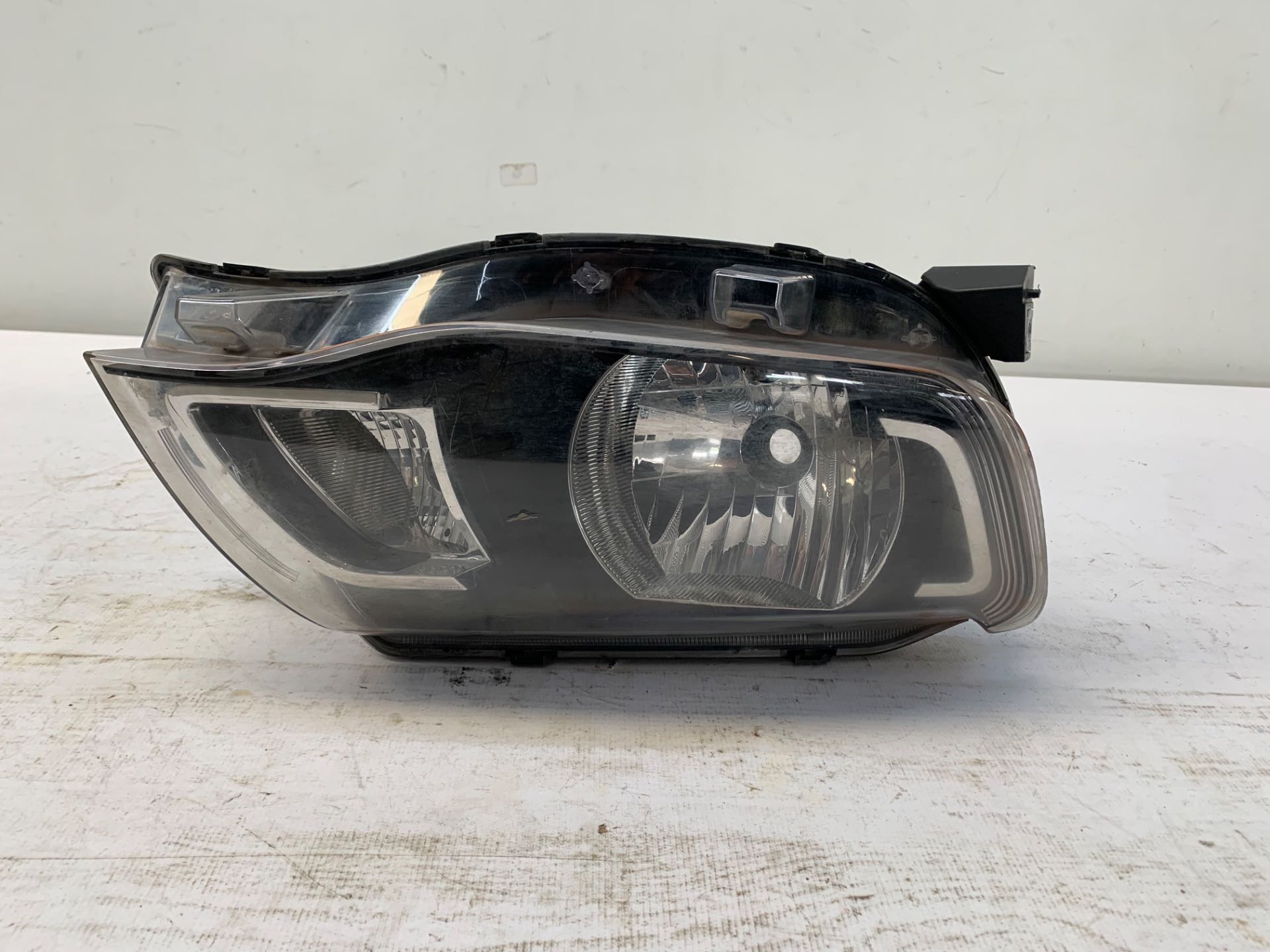 Farol Dianteiro Direito Renault Kwid 1.0 2017 2021 Detalhe