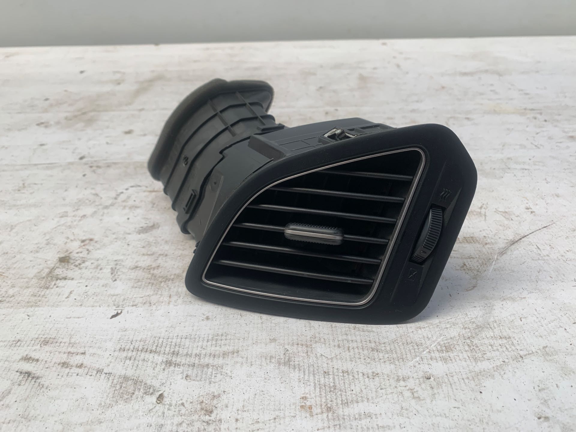 Difusor Saida Ar Esquerdo Hyundai IX35 2010 2014