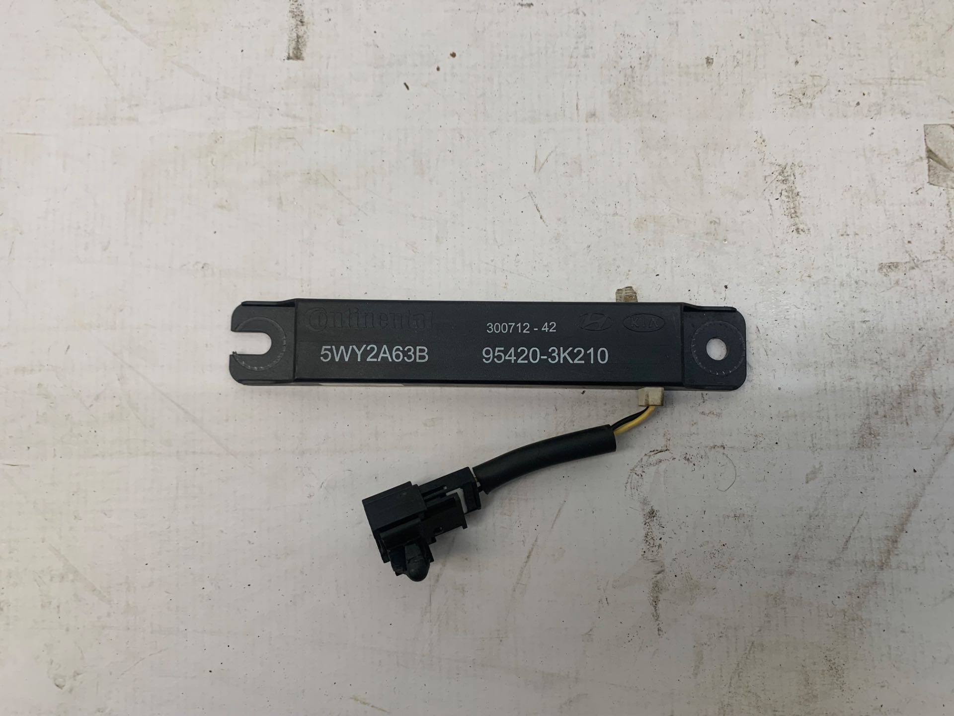 Módulo Sensor Keyless Hyundai IX35 2.0 2010 2014 954203k210