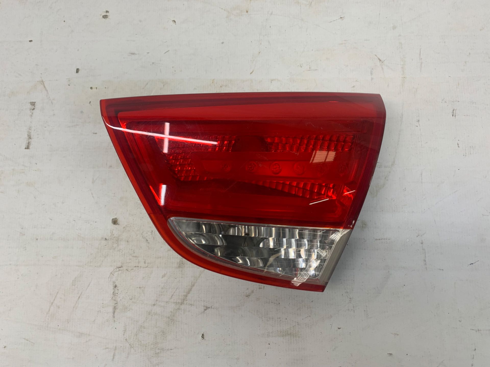 Lanterna Tampa Traseira Direita Hyundai IX35 2010 2014