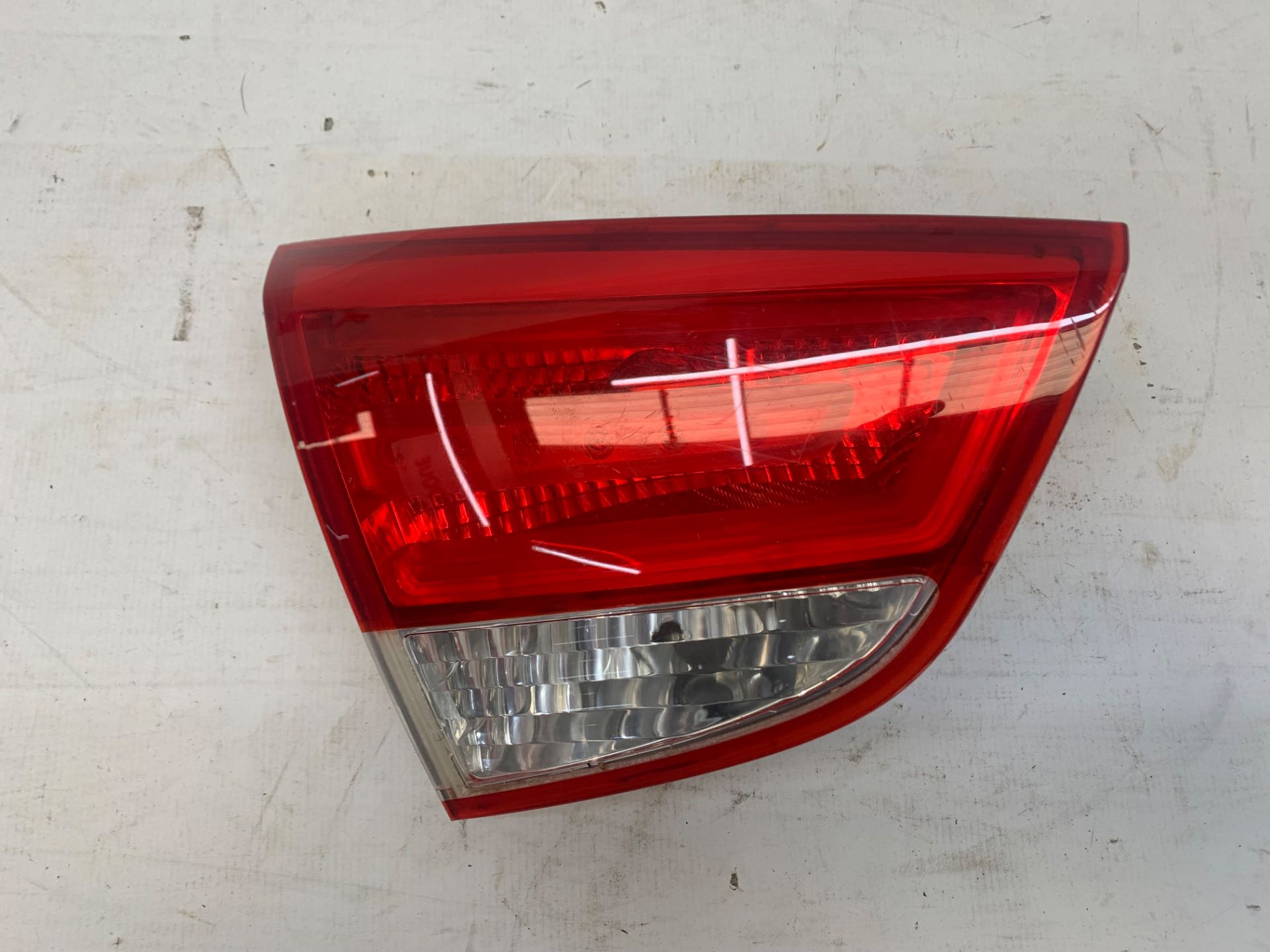 Lanterna Tampa Traseira Esquerda Hyundai IX35 2010 2014