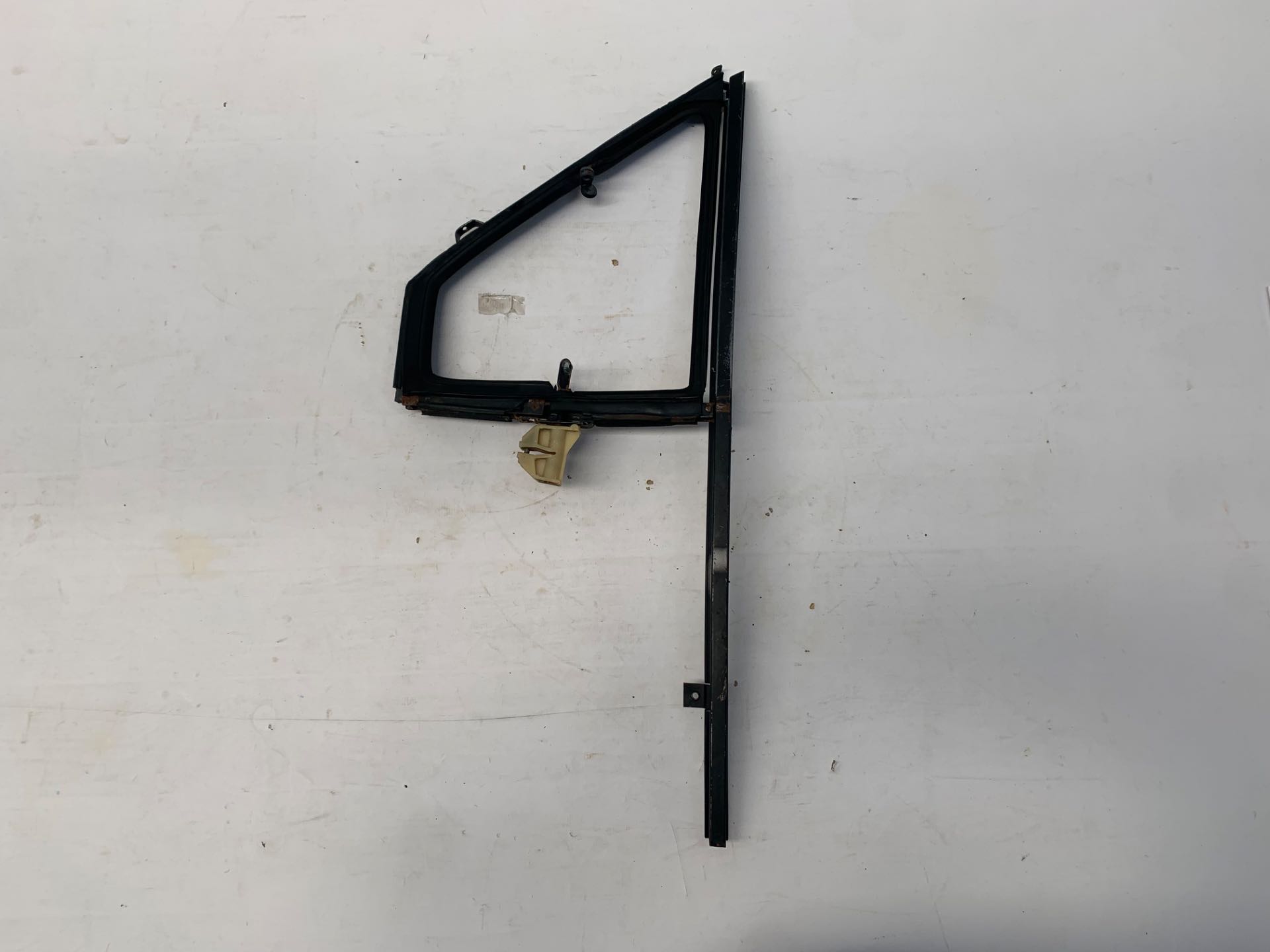 Moldura Vidro Vigia Esquerda VW Gol Quadrado 1987 1990