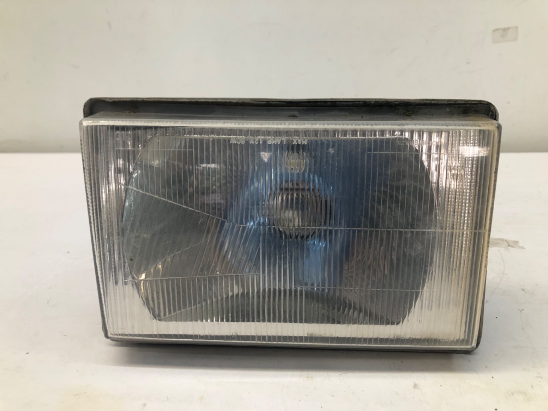 Farol Direito Volkswagen Gol 1987 1990 Detalhe