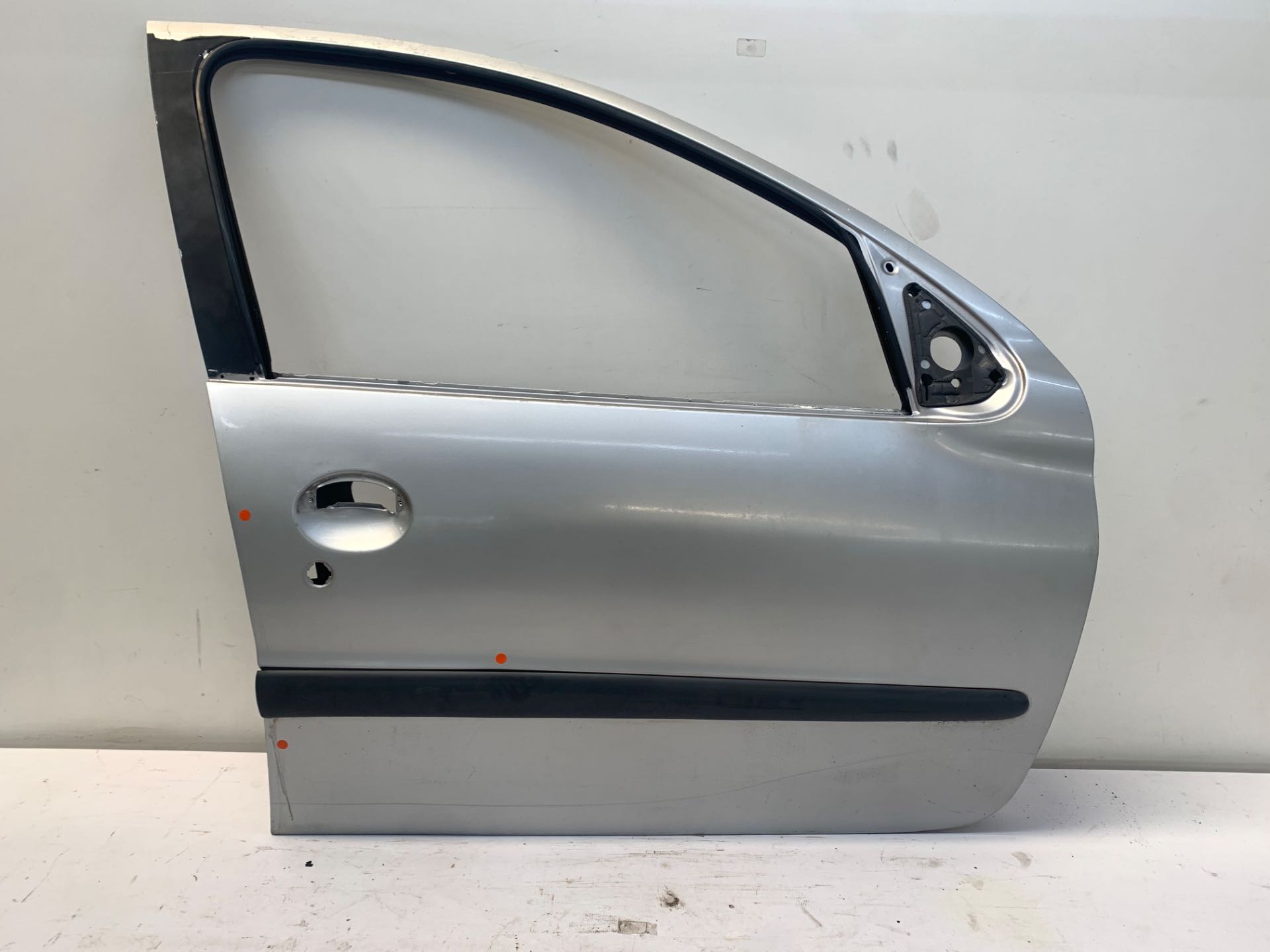 Porta Dianteira Direita Peugeot 206 2001 2009 4P Detalhe
