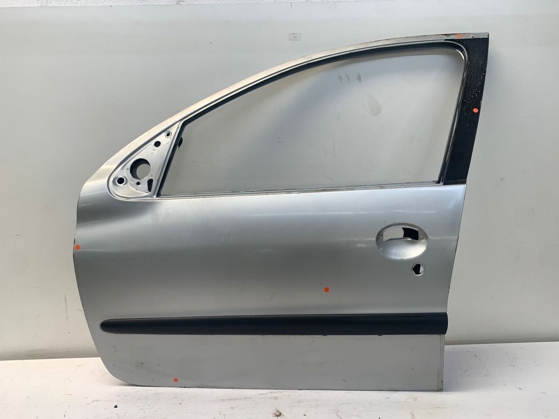 Porta Dianteira Esquerda Peugeot 206 2001 2009 4P Detalhe