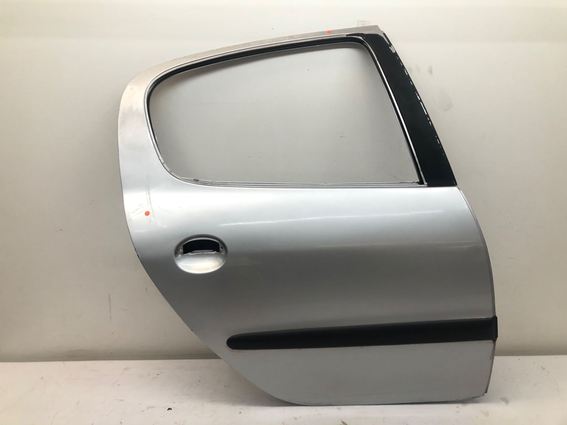 Porta Traseira Direita Peugeot 206 2001 2009 4P Detalhe