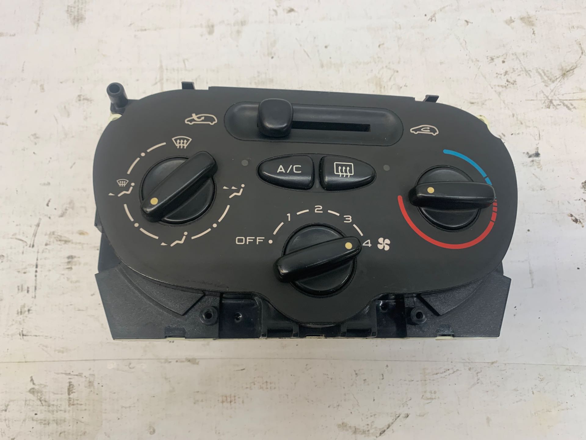 Comando Ar Condicionado Peugeot 206 207 2001 2009 151440100