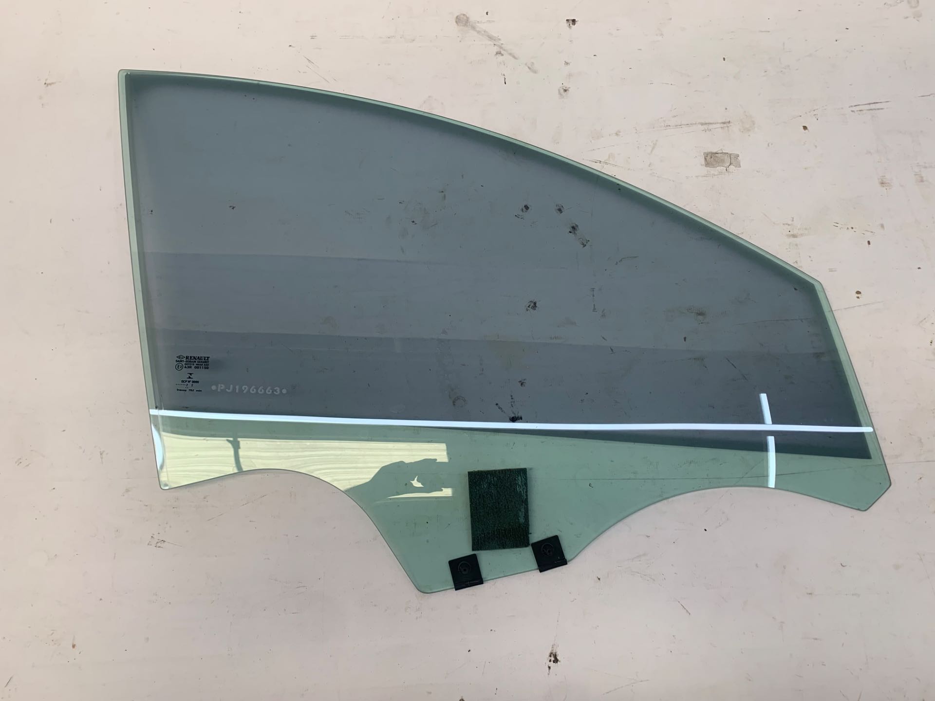 Vidro Porta Dianteiro Direito Renault Logan Zen 2019 2024