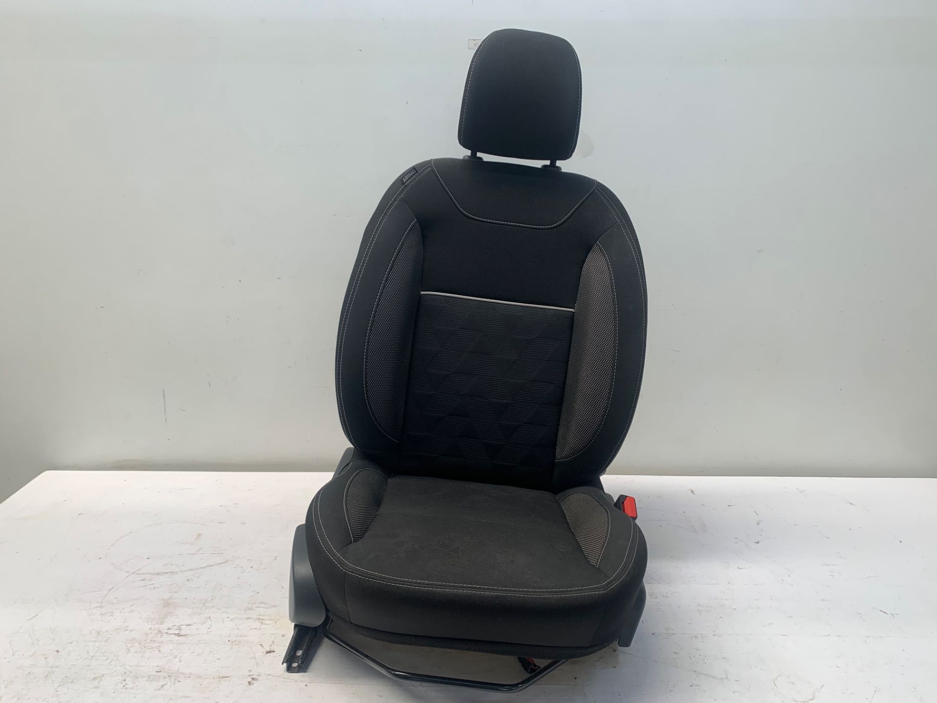 Banco Dianteiro Direito Renault Logan Zen 2019 2024 Tecido
