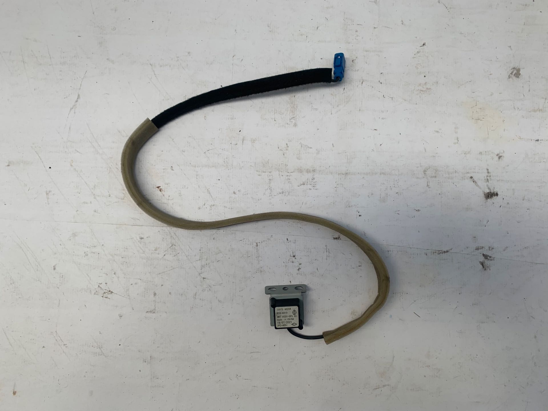 Chicote Modulo Antena Gps Logan 1.0 2016 2024 259754820r