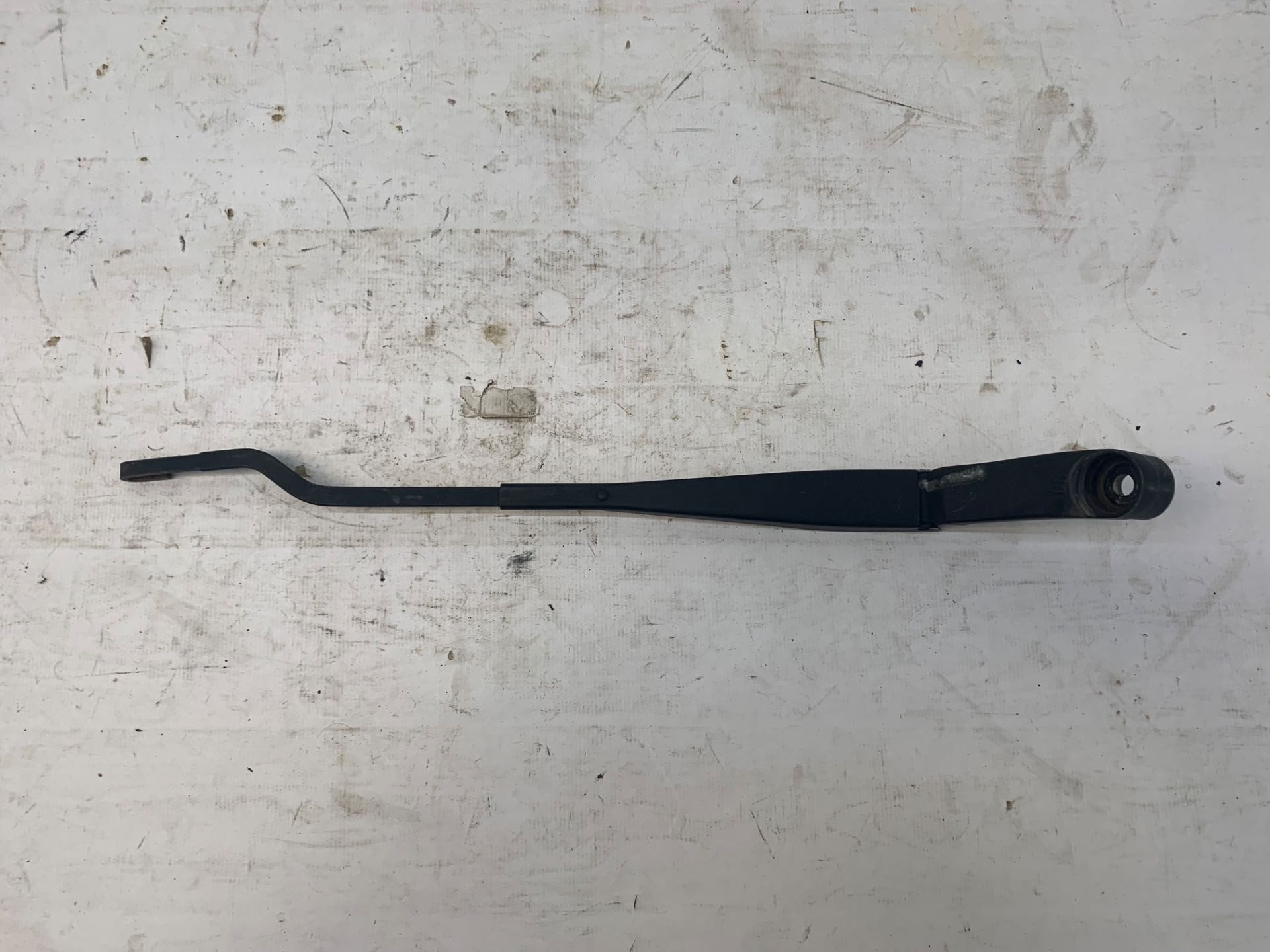 Braço Limpador Esquerdo Para Brisa Kia Cerato 2009 2012