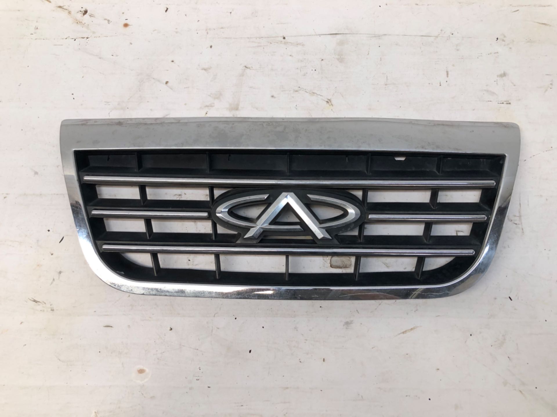 Grade Frontal Chery Tiggo 2009 2012 Detalhe t118401050bc