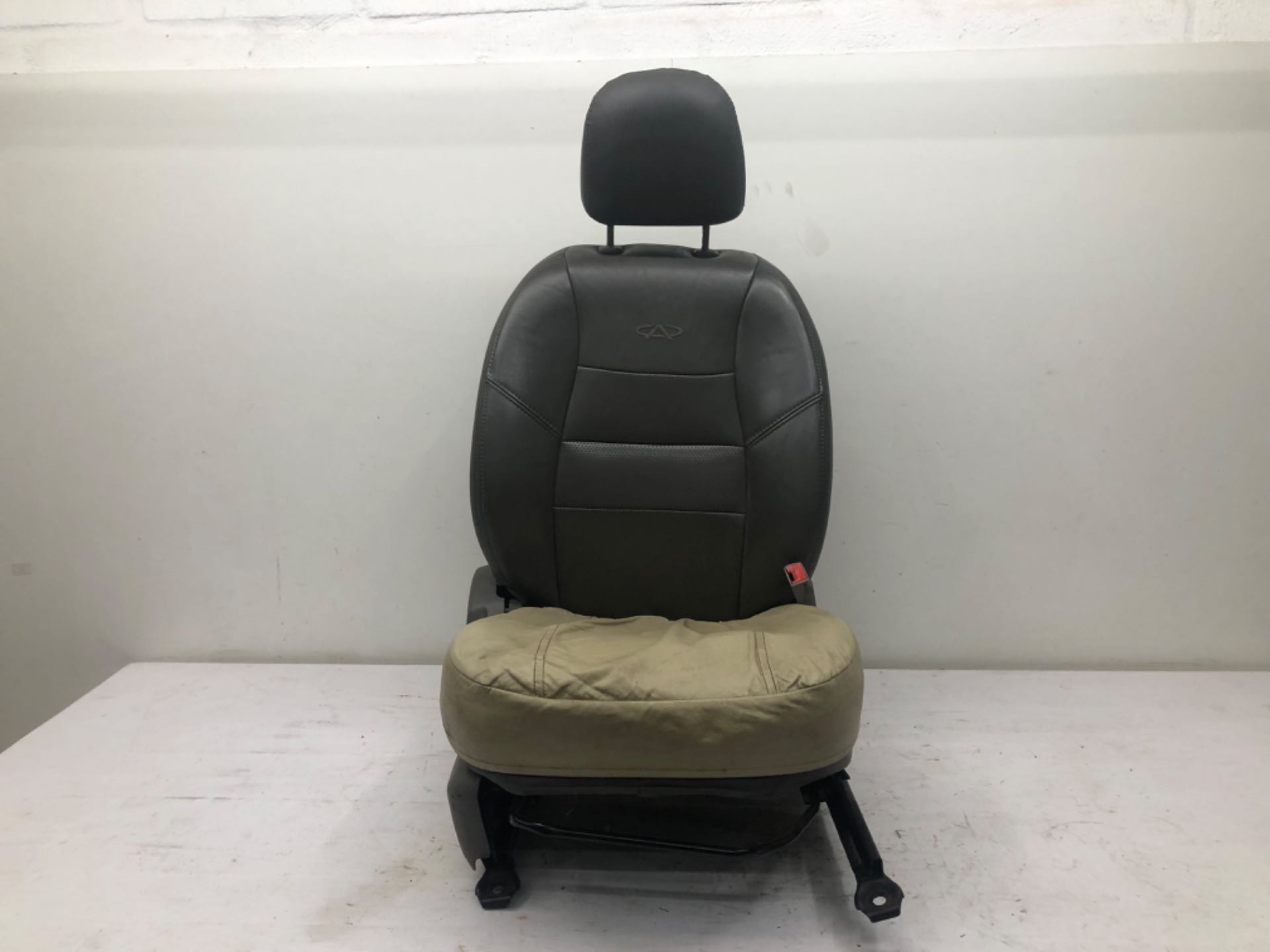 Banco Dianteiro Direito Chery Tiggo 2009 2012