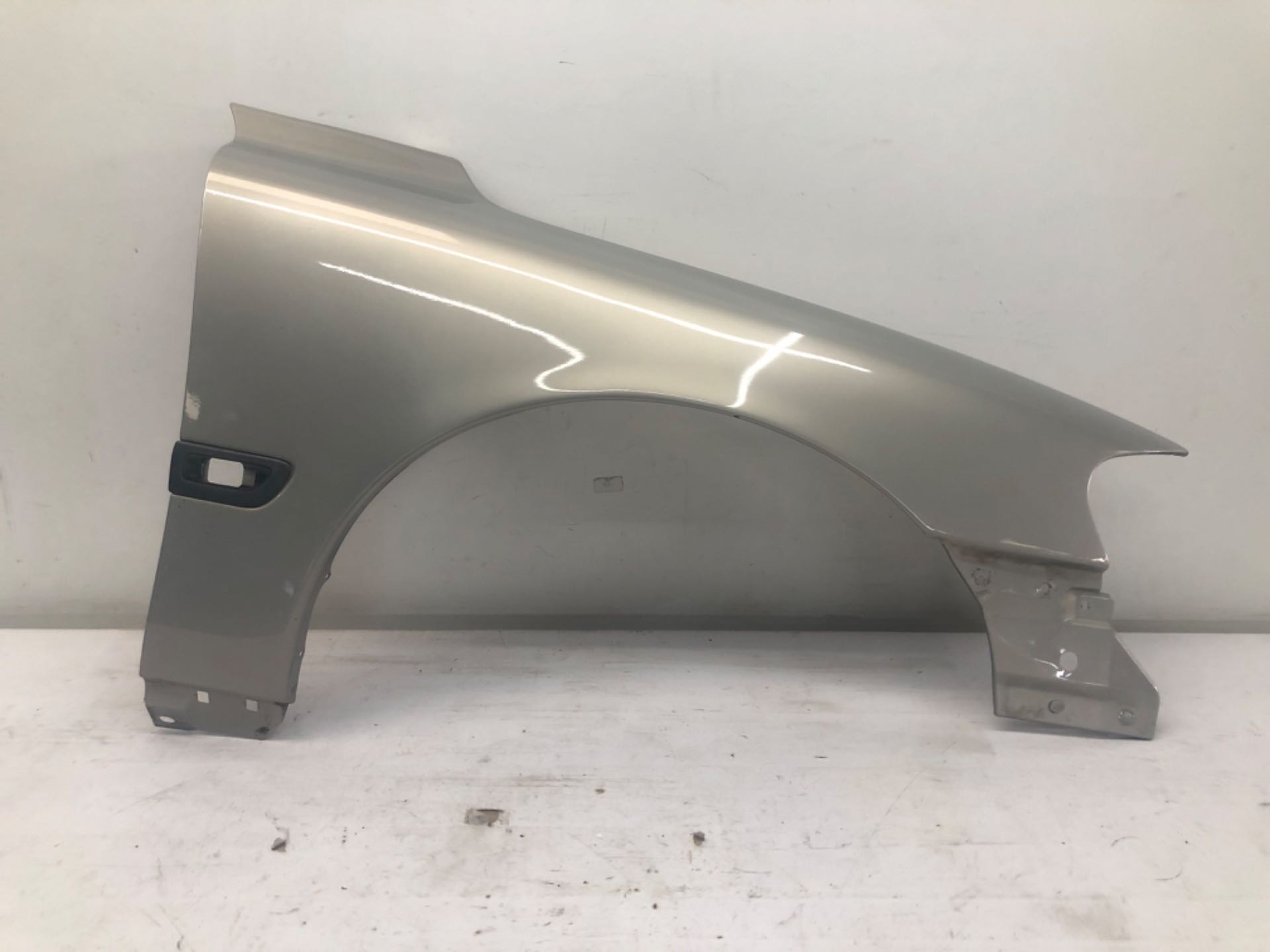 Para Lama Dianteiro Direito Volvo V70 2.4 2000 2006