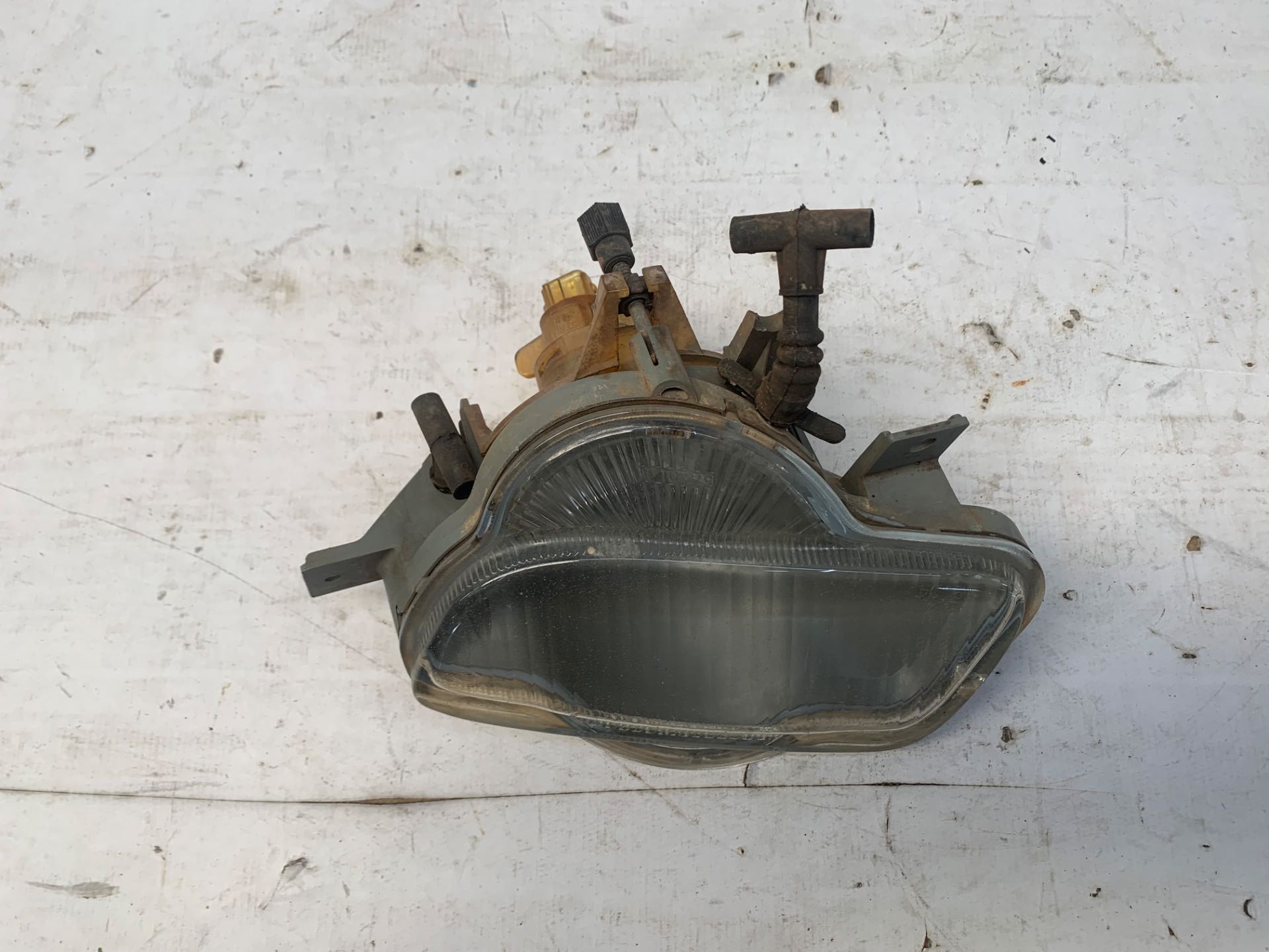 Farol Milha Esquerdo Volvo V70 2000 2006 8620228