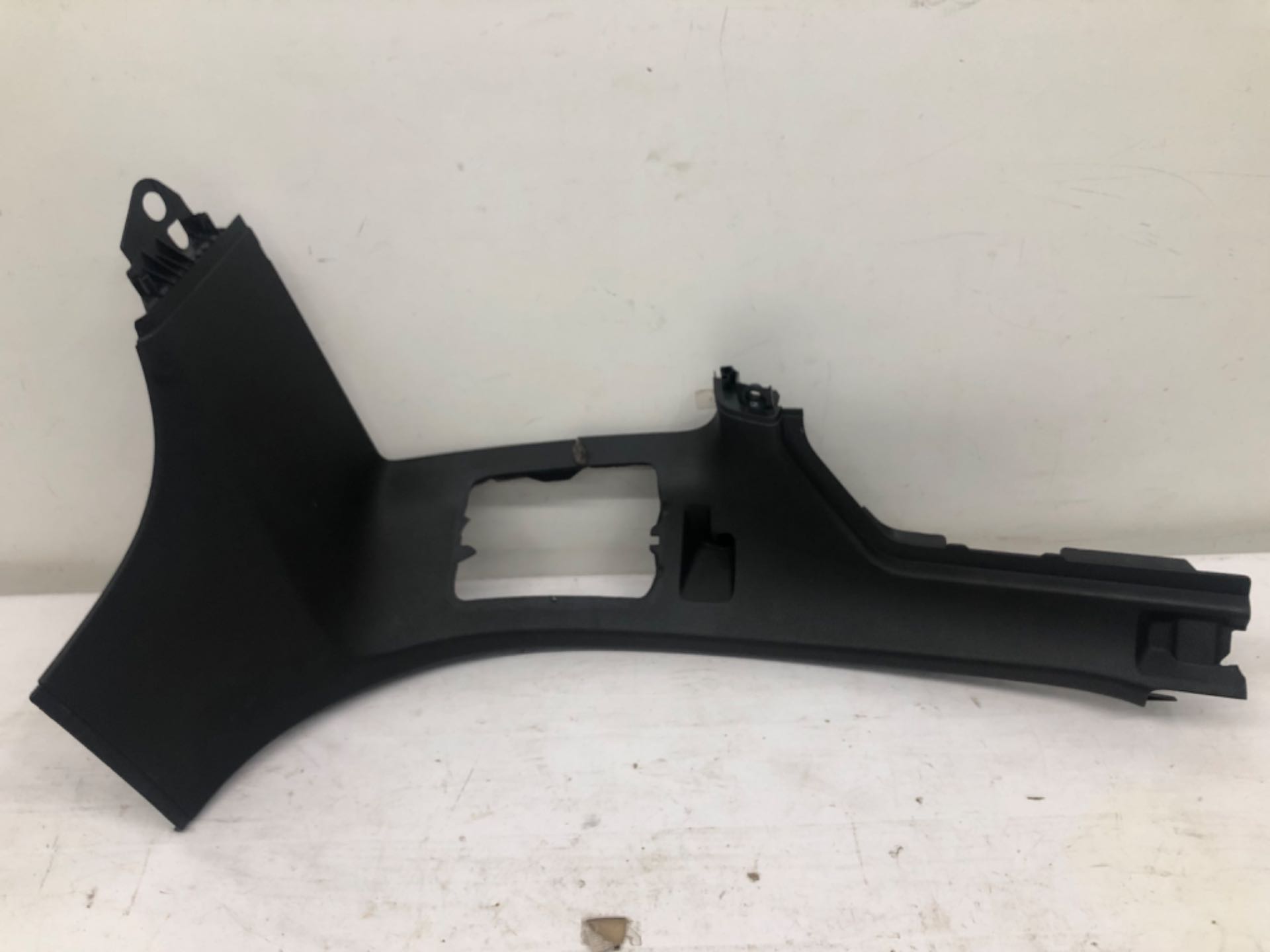 Moldura Coluna Interna Traseira Esquerda Volvo V70 00 06 Det