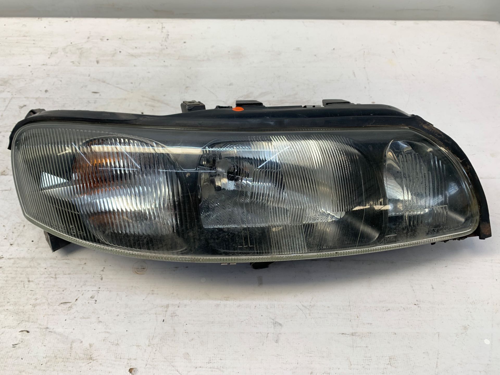 Farol Direito Volvo V70 2000 2006 Detalhe