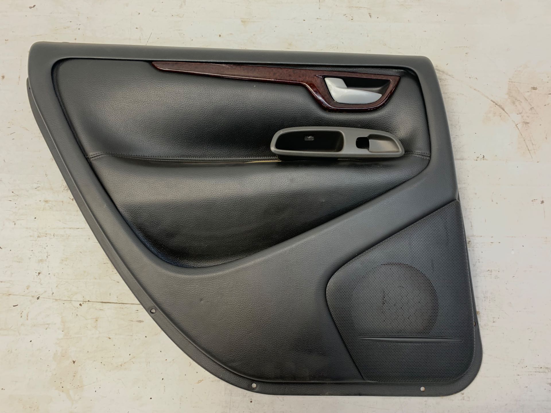 Forro Porta Traseiro Esquerdo Volvo V70 2000 2006 Detalhe