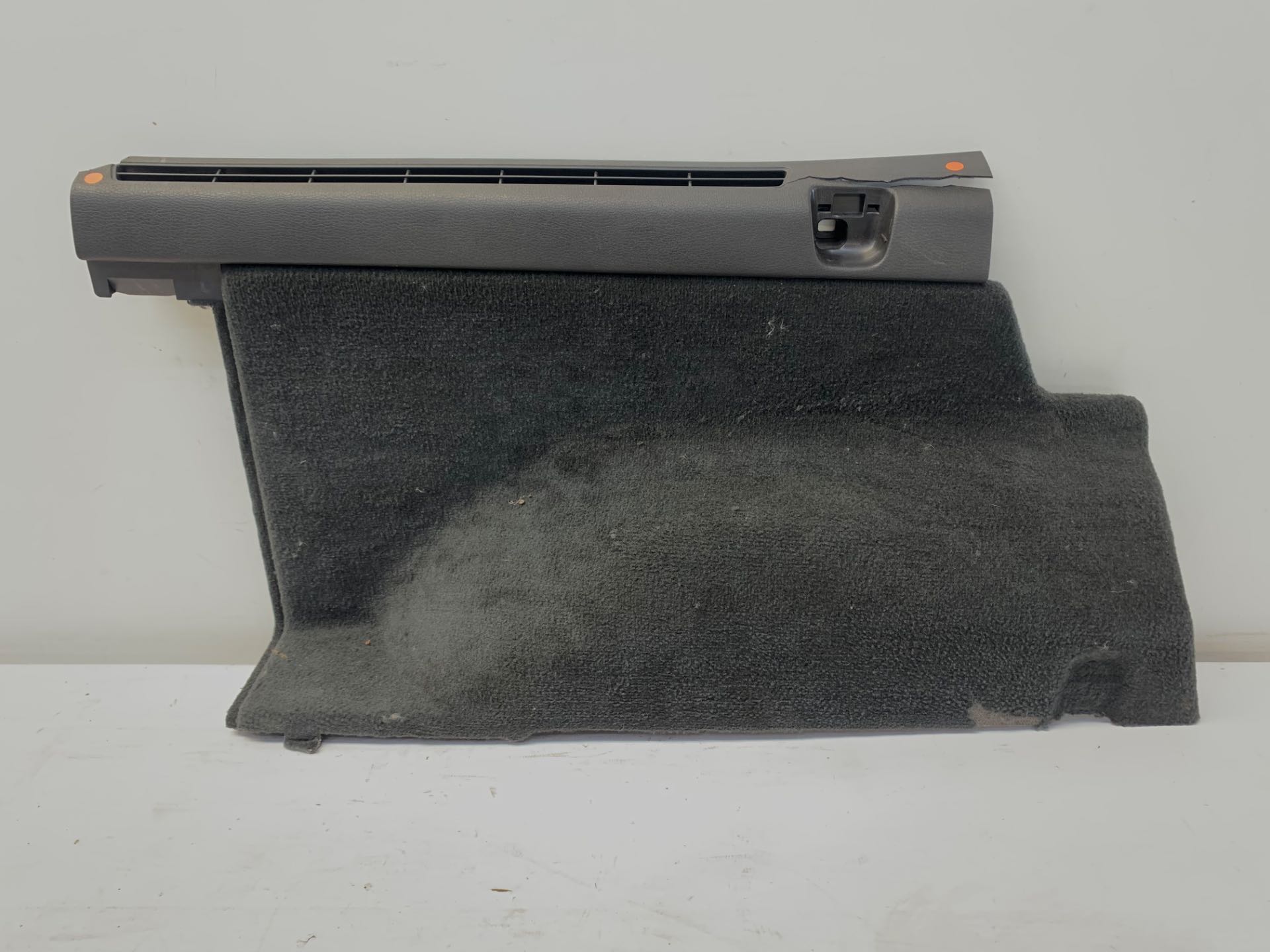 Forro Lateral Esquerdo Porta Malas Volvo V70 2000 2006 Det