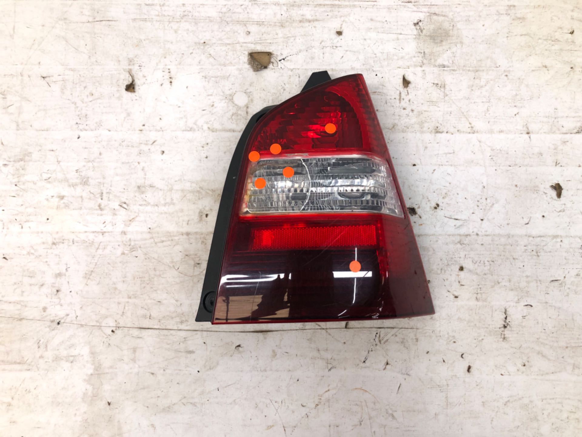 Lanterna Traseira Direita Nissan Livina 2009 2014 Detalhe