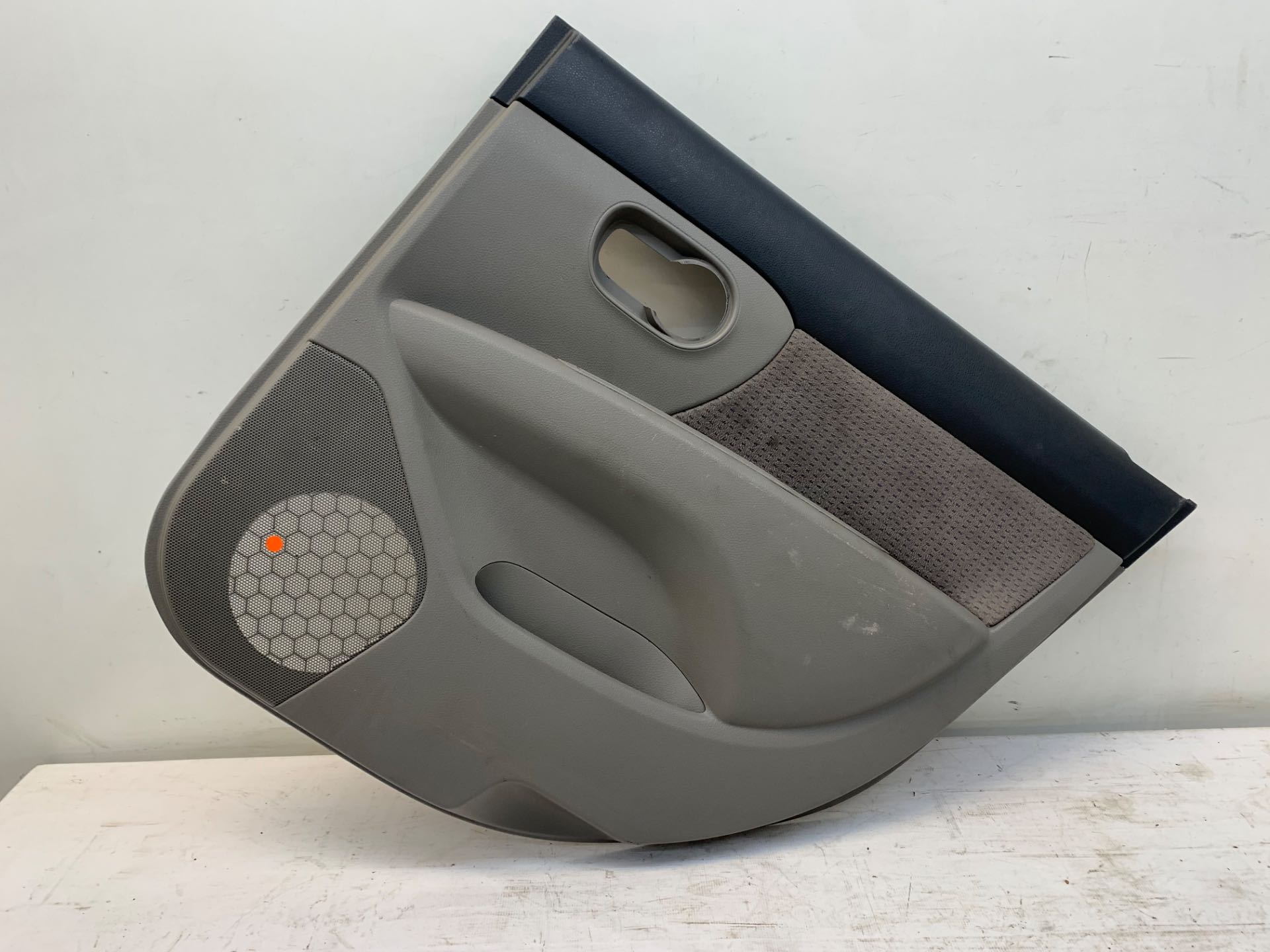 Forro Porta Traseiro Direito Nissan Livina 2009 2014 Detalhe
