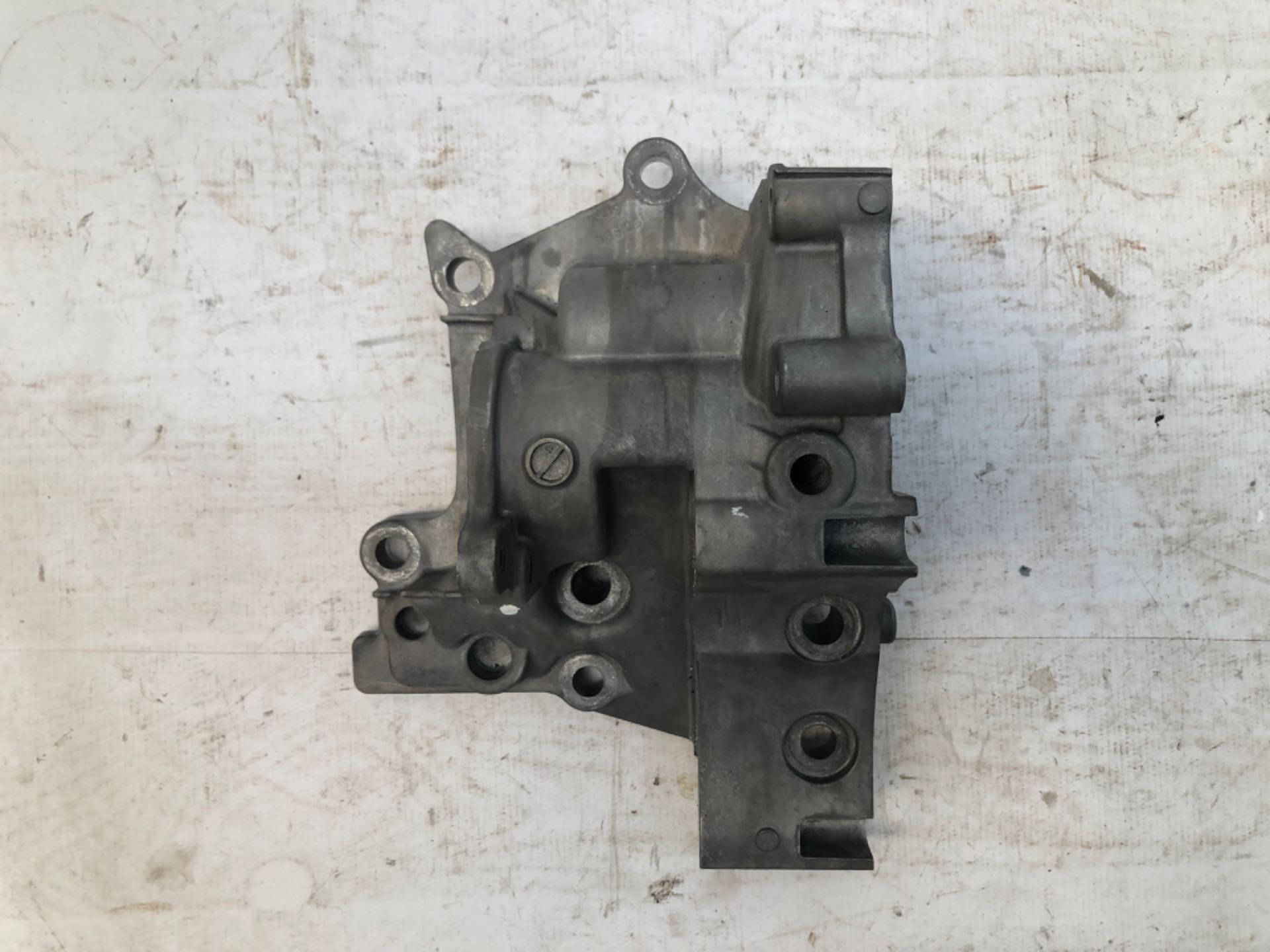 Suporte Alternador Compressor Nissan Livina 1.8 2009 2014