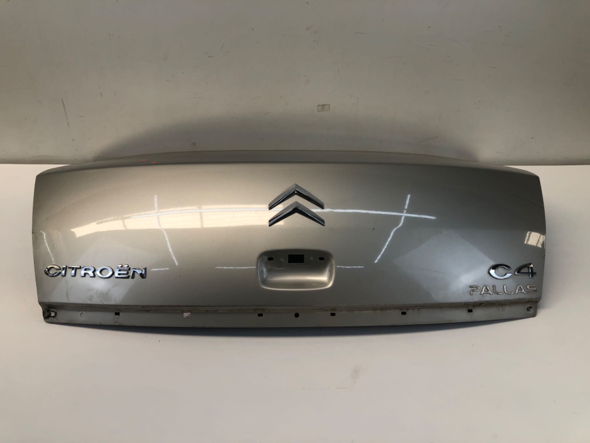Tampa Traseira Citroen C4 Pallas 2007 2013 Prata Detalhe