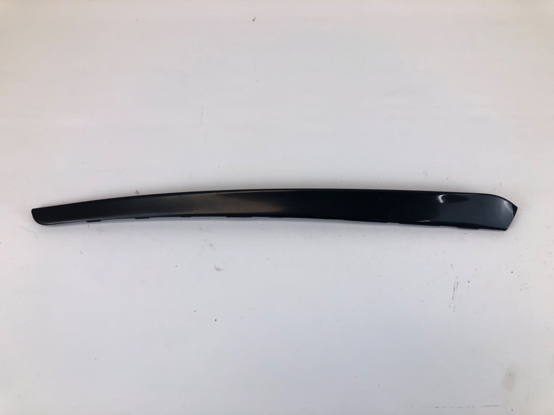Moldura Esquerda Vigia Traseiro C4 Pallas 2007 2013 Detalhe